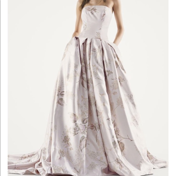 Vera Wang Dresses & Skirts - Vera Wang wedding dress NWT